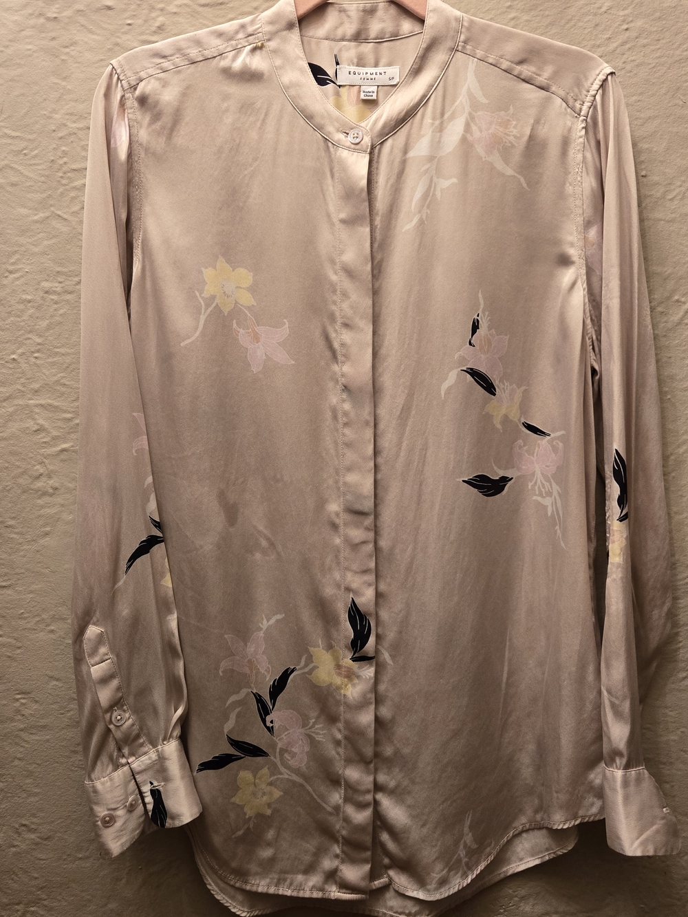 Equipment Femme 100% Silk Blouse Neutral Floral Minimalist Luxe Shirt